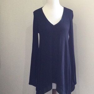 Black V-Neck Long Sleeve Top